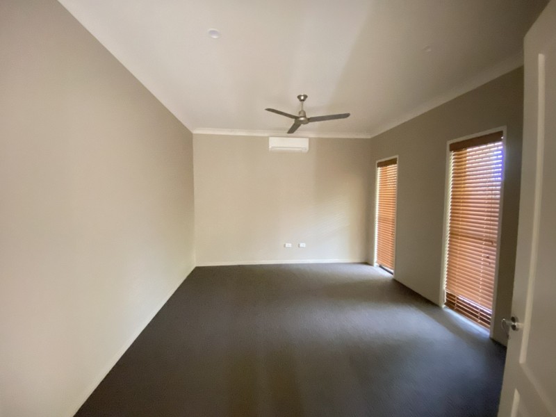 8 Spence Court, Kirkwood QLD 4680