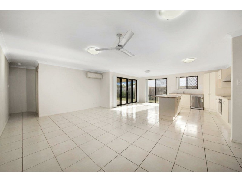 14 Woodland Court, Kirkwood QLD 4680