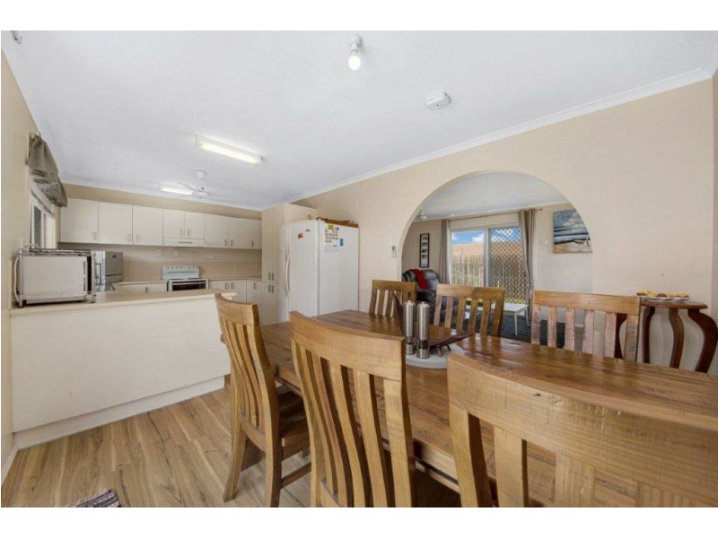 318 J Hickey Avenue, Clinton QLD 4680