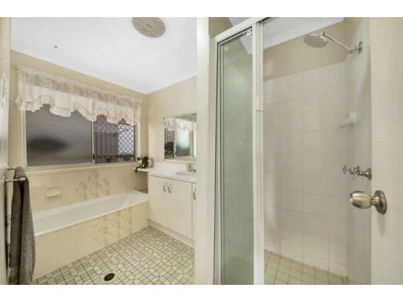 318 J Hickey Avenue, Clinton QLD 4680