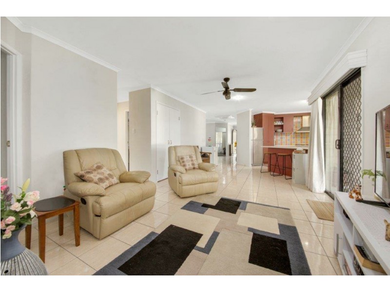 7 Joyner Close, Glen Eden QLD 4680