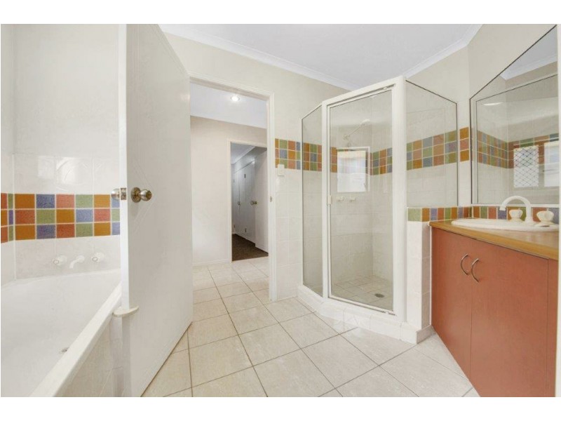 7 Joyner Close, Glen Eden QLD 4680