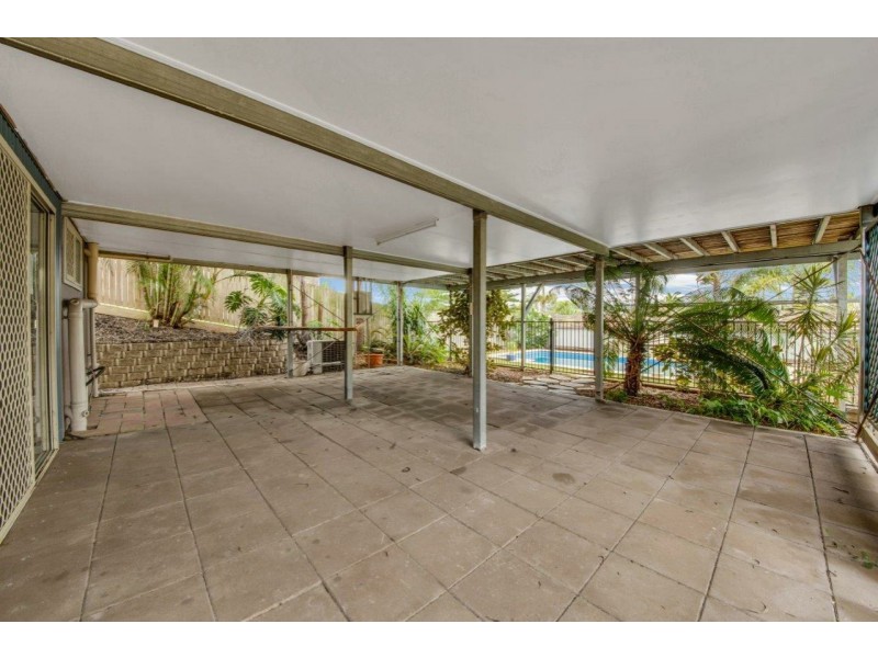 95 Malpas Street, Boyne Island QLD 4680