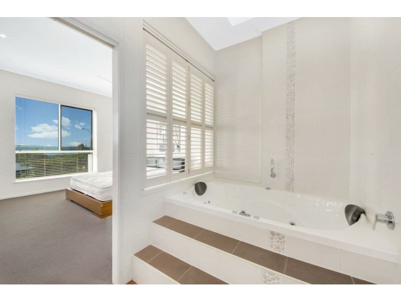 Unit 5/1 Beach Avenue, Tannum Sands QLD 4680