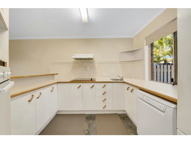 Unit 2/46 J Hickey Avenue, Clinton QLD 4680