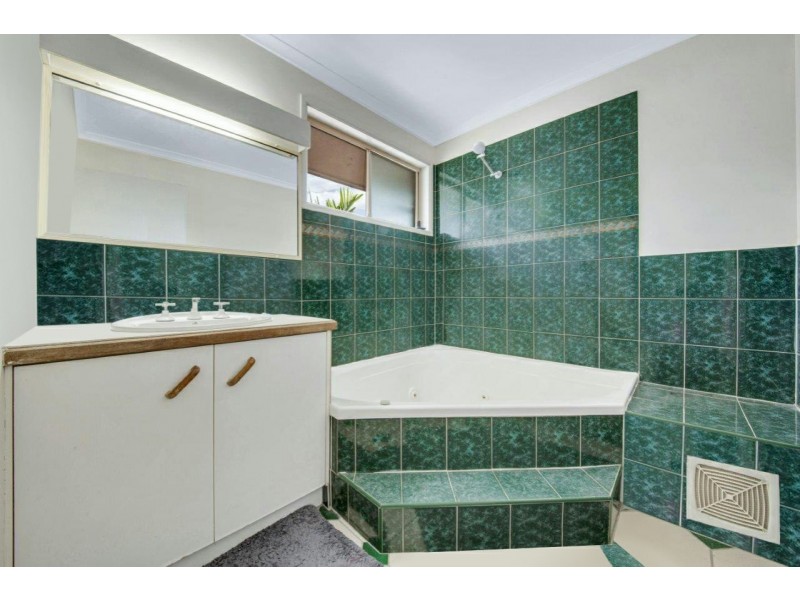 Unit 2/46 J Hickey Avenue, Clinton QLD 4680