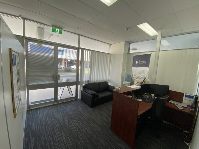 Shop 2/136 Goondoon Street, Gladstone QLD 4680