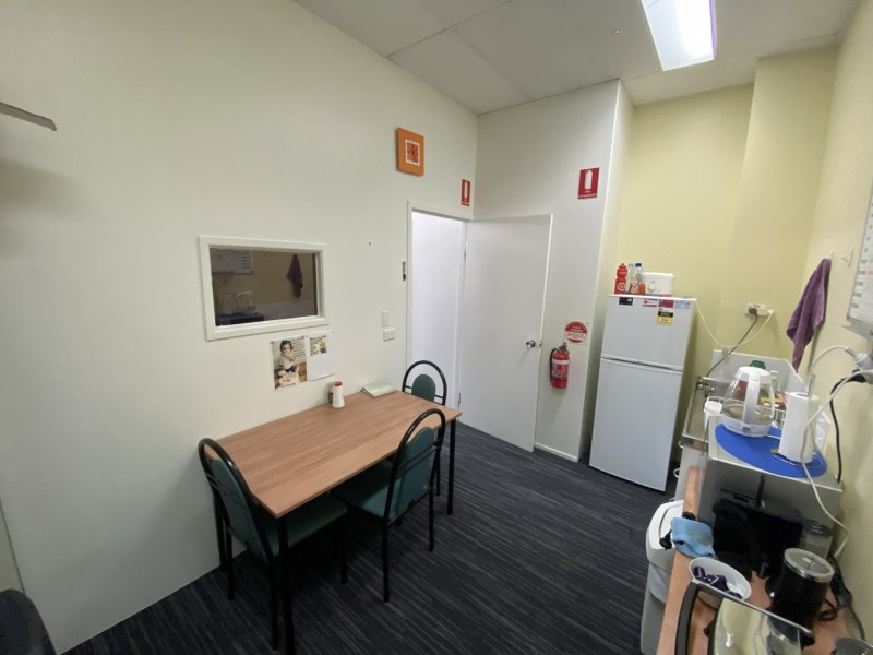 Shop 2/136 Goondoon Street, Gladstone QLD 4680