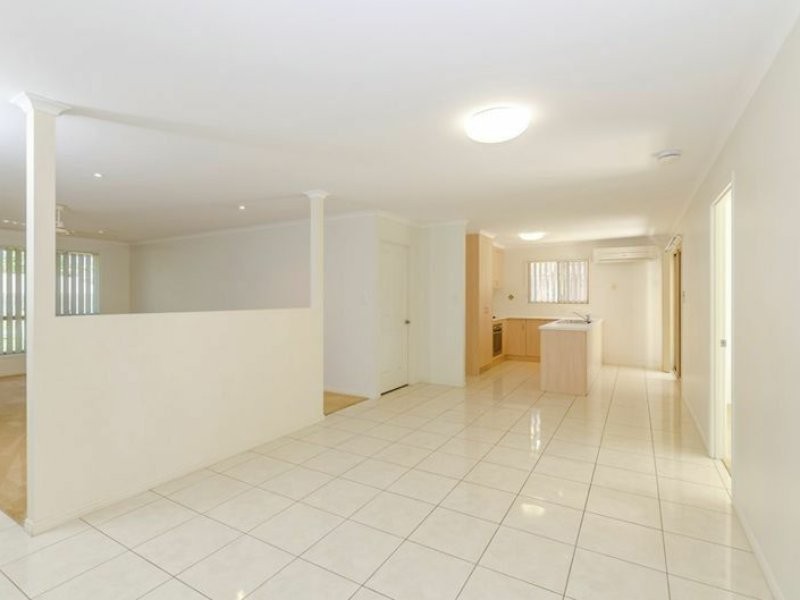6 Bridgeman Place, New Auckland QLD 4680