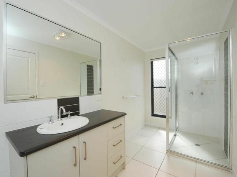 17 Sanctuary Place, South Gladstone QLD 4680