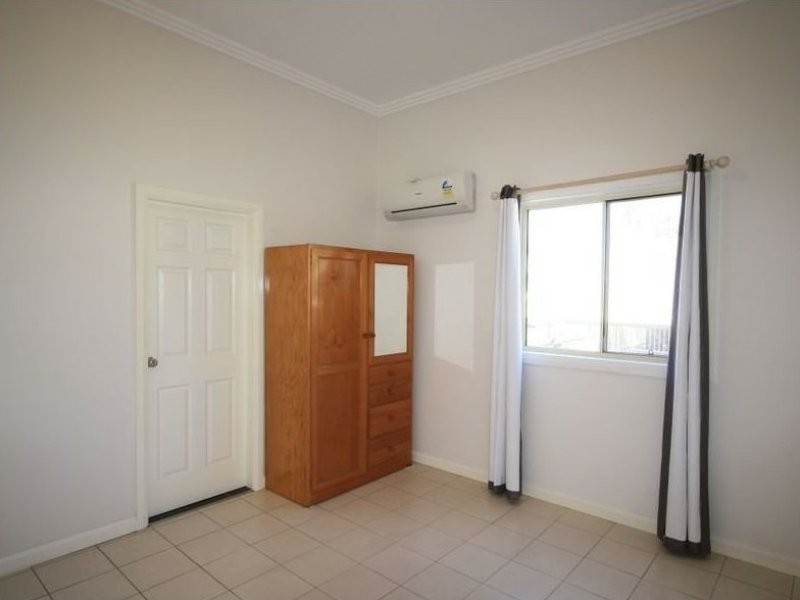 8 Herbert Street, Gladstone QLD 4680