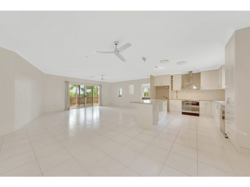 10 Selwyn Close, Telina QLD 4680