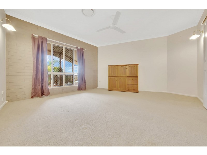 10 Selwyn Close, Telina QLD 4680