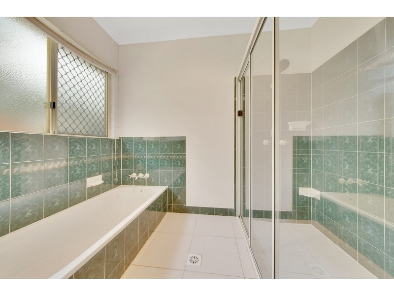 10 Selwyn Close, Telina QLD 4680