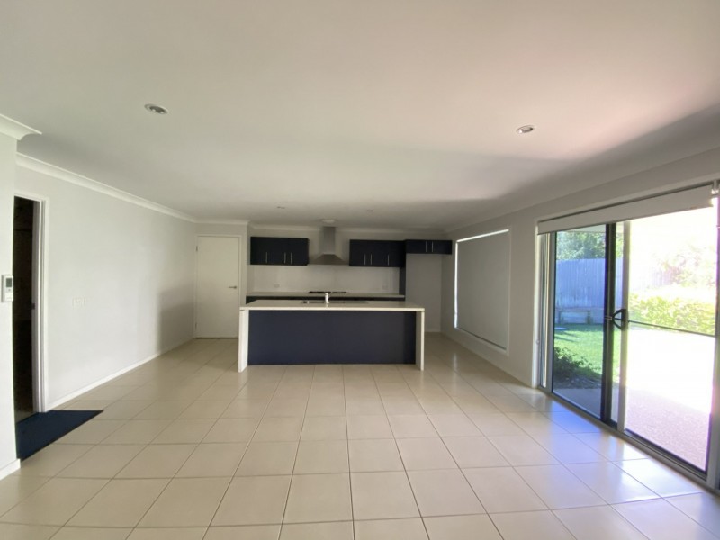 61 Daintree Boulevard, New Auckland QLD 4680