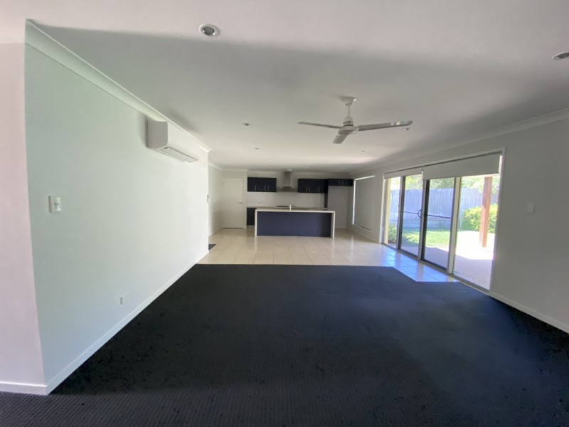 61 Daintree Boulevard, New Auckland QLD 4680