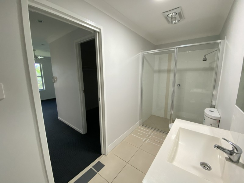 61 Daintree Boulevard, New Auckland QLD 4680