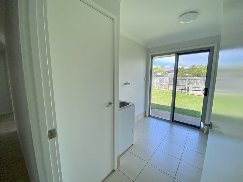 61 Daintree Boulevard, New Auckland QLD 4680