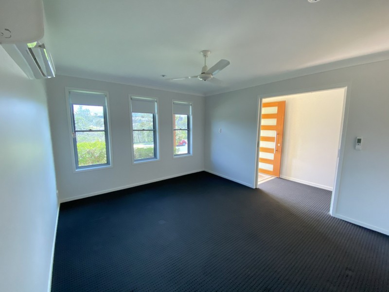 61 Daintree Boulevard, New Auckland QLD 4680