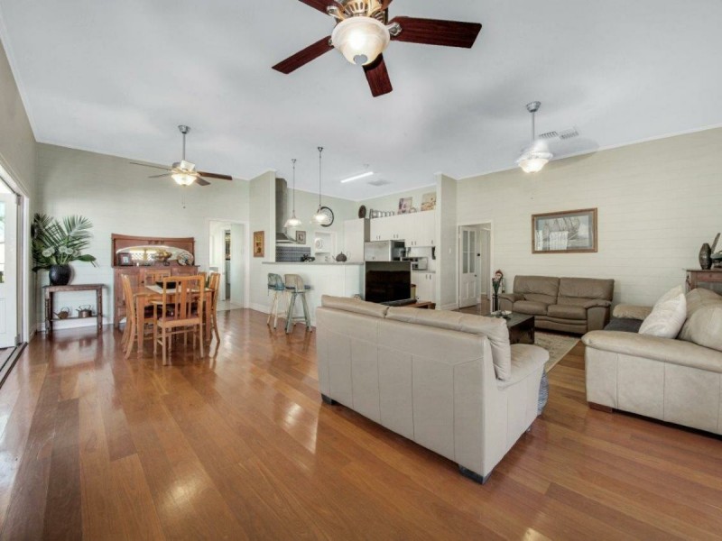 5 Yarroon Street, Gladstone QLD 4680