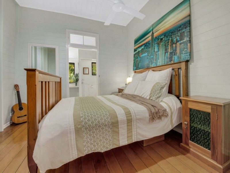 5 Yarroon Street, Gladstone QLD 4680