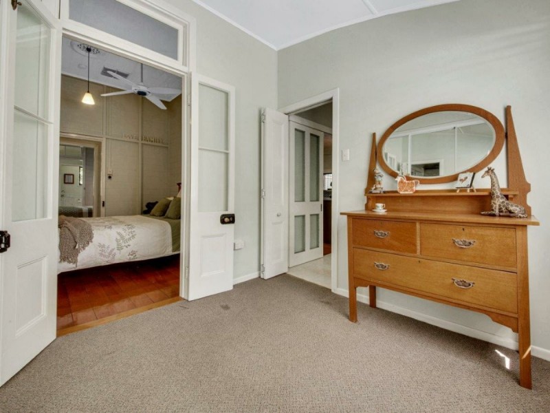 5 Yarroon Street, Gladstone QLD 4680