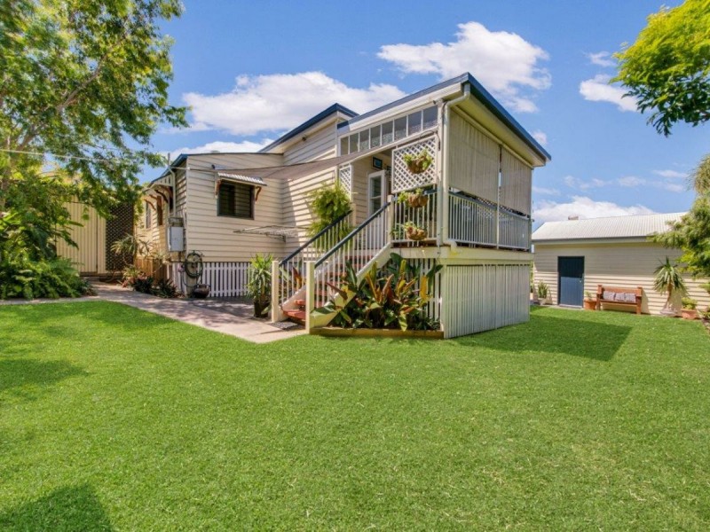5 Yarroon Street, Gladstone QLD 4680