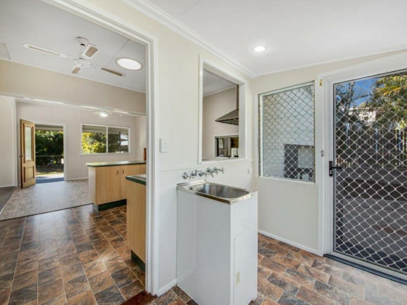 25 Amelia Street, West Gladstone QLD 4680
