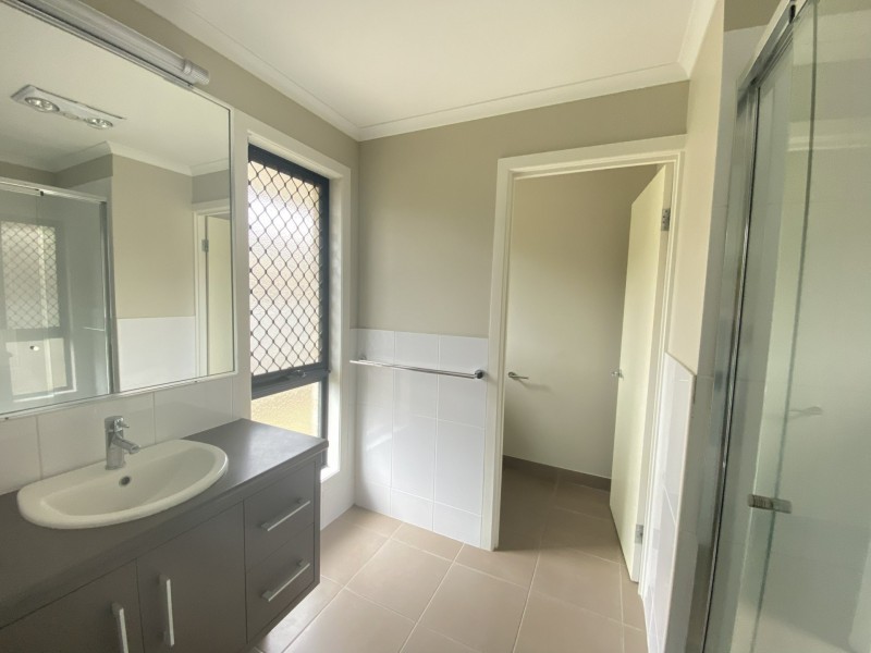 1 WYARA CLOSE, Clinton QLD 4680