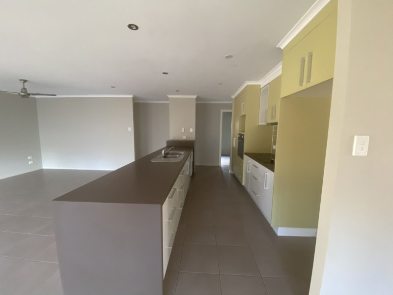 1 WYARA CLOSE, Clinton QLD 4680