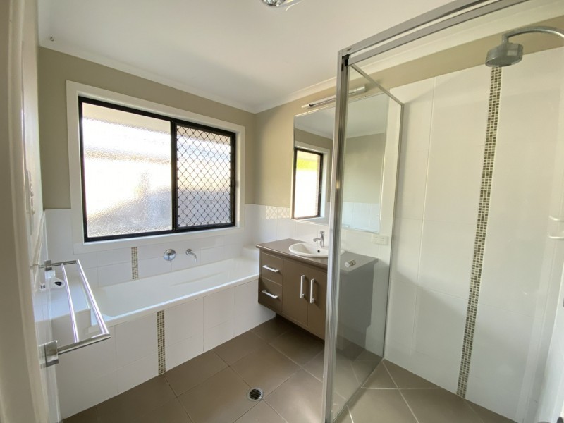 1 WYARA CLOSE, Clinton QLD 4680