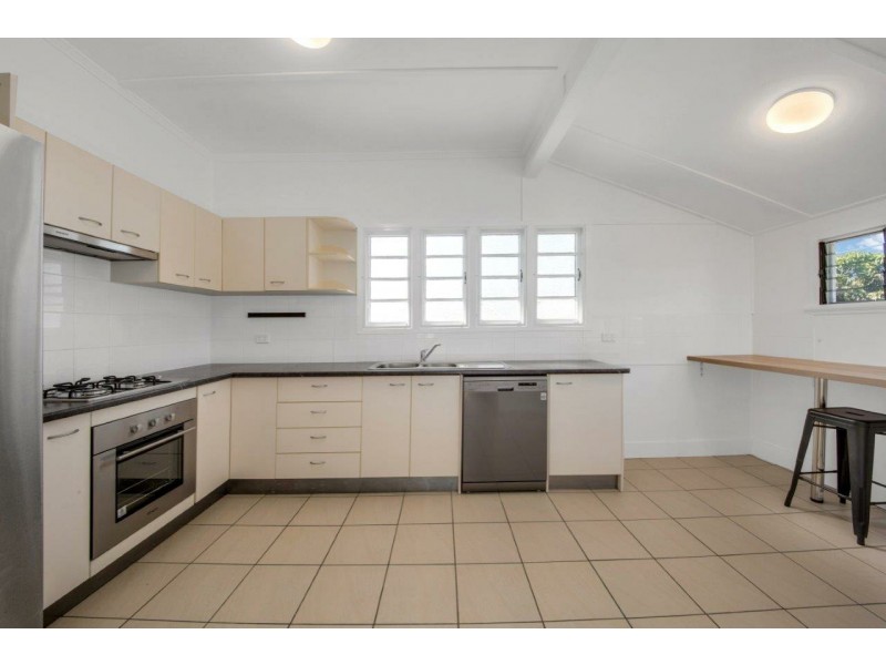 20 Boles Street, West Gladstone QLD 4680