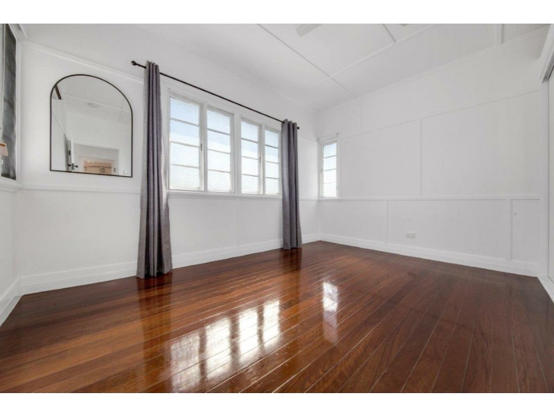 20 Boles Street, West Gladstone QLD 4680