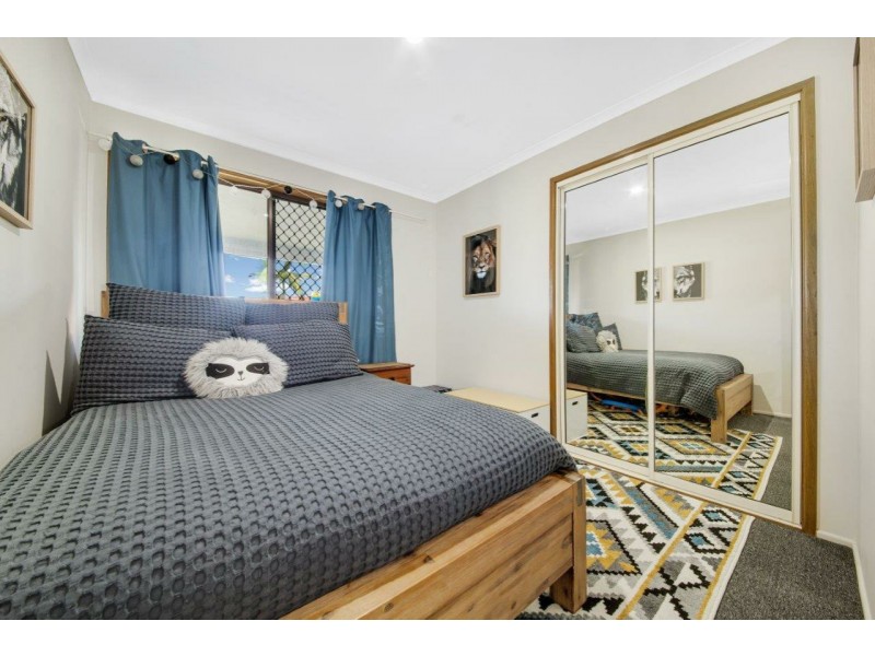 11 Aquarius Street, Clinton QLD 4680