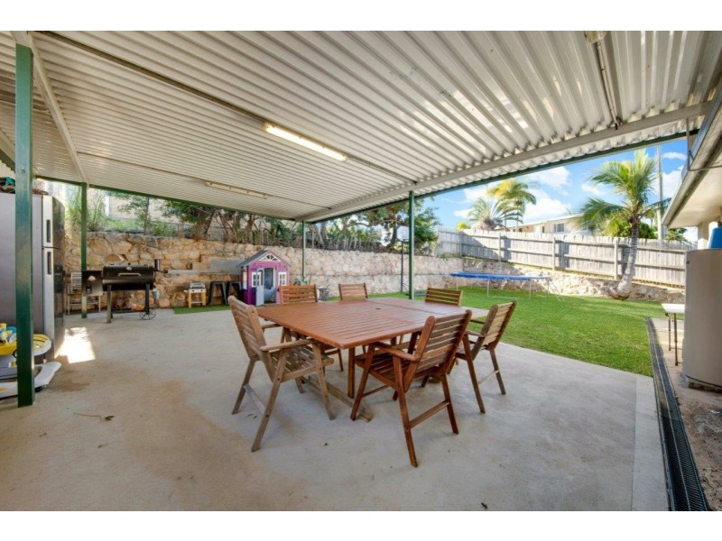 11 Aquarius Street, Clinton QLD 4680