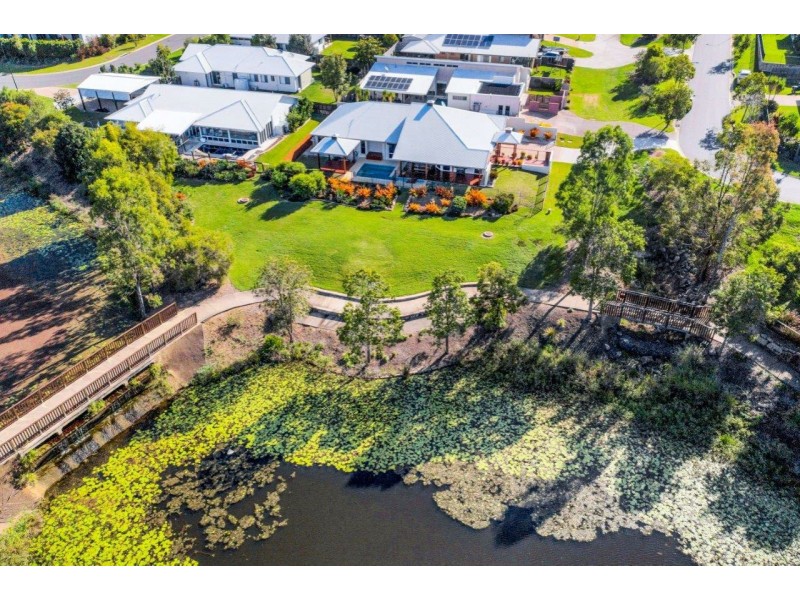 11 Grasstree Crescent, Kirkwood QLD 4680