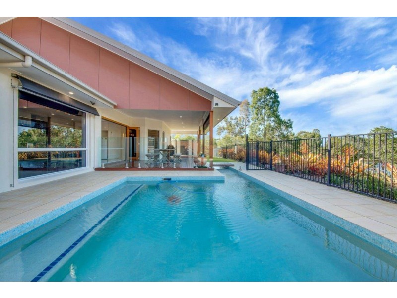 11 Grasstree Crescent, Kirkwood QLD 4680