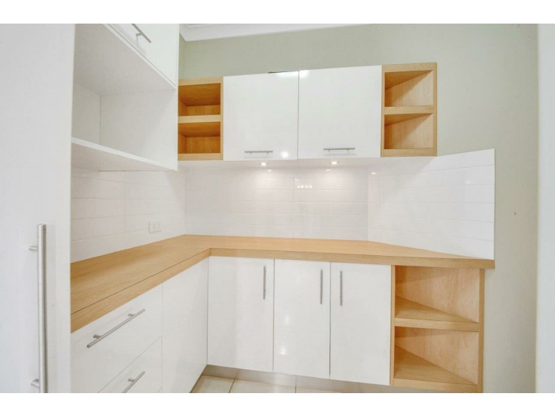 11 Grasstree Crescent, Kirkwood QLD 4680
