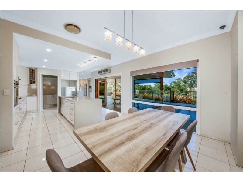 11 Grasstree Crescent, Kirkwood QLD 4680