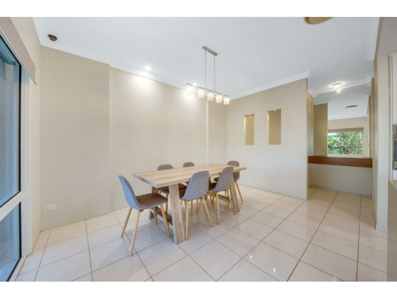 11 Grasstree Crescent, Kirkwood QLD 4680