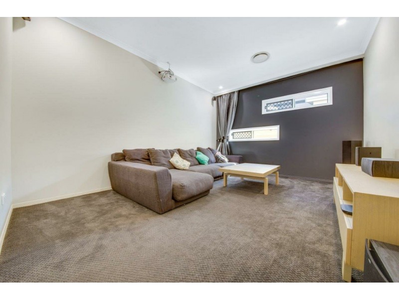 11 Grasstree Crescent, Kirkwood QLD 4680