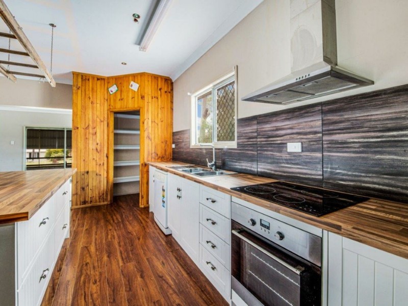 15 Silverton Drive, Tannum Sands QLD 4680