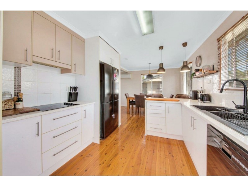 7 Penda Avenue, New Auckland QLD 4680