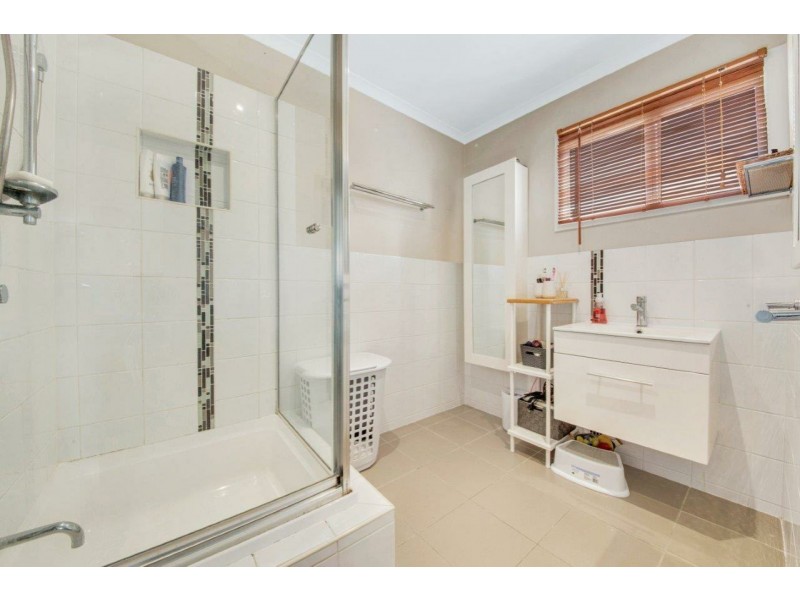 7 Penda Avenue, New Auckland QLD 4680