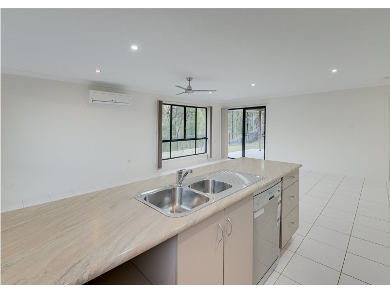 3 Lawson Court, Glen Eden QLD 4680