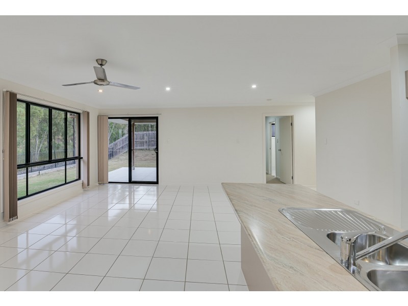 3 Lawson Court, Glen Eden QLD 4680