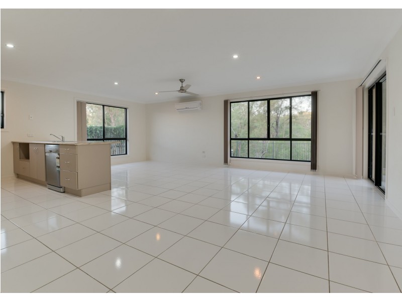 3 Lawson Court, Glen Eden QLD 4680