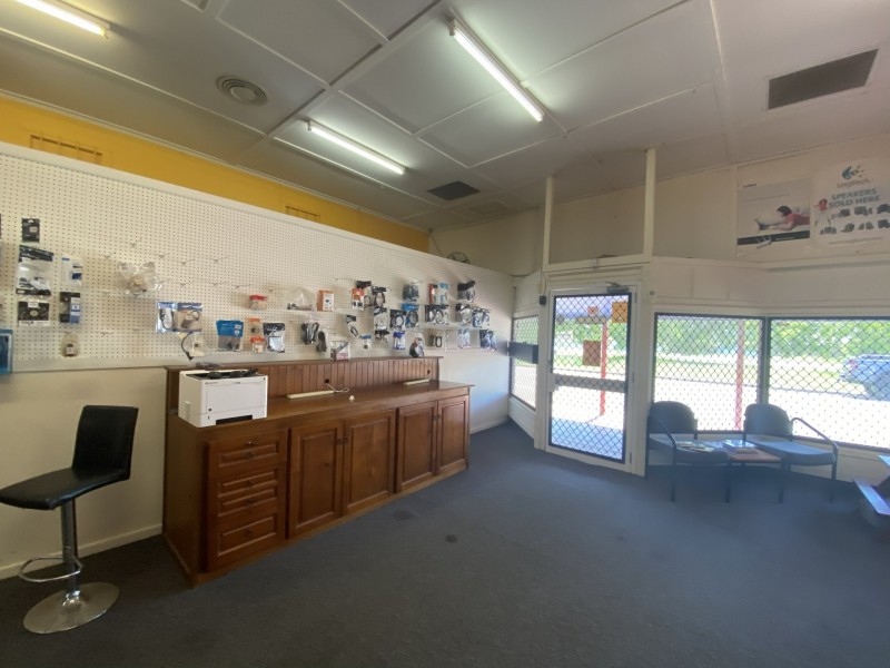 1 Edward Street, West Gladstone QLD 4680