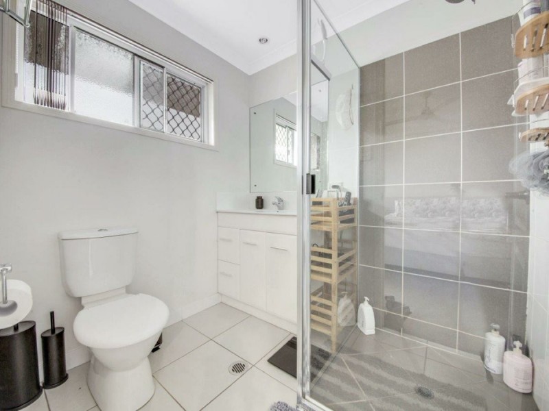 34 Bottlebrush Drive, Kirkwood QLD 4680