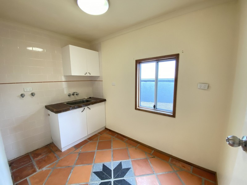 17 Crest Avenue, Boyne Island QLD 4680